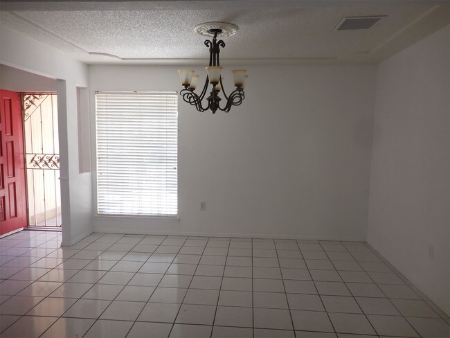 Foto del edificio - 1636 Bob Murphy Dr