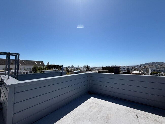 Foto del edificio - Luxury Pacific Heights 3BD/2.5BA with Private Rooftop Deck