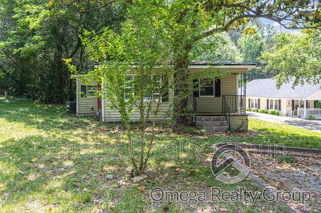 Foto del edificio - 7049 Happy Hollow Rd