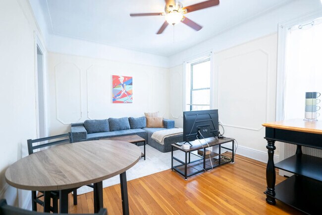 Foto del edificio - 730 Hudson St
