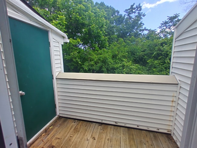 Foto del edificio - 600 Reusens Rd