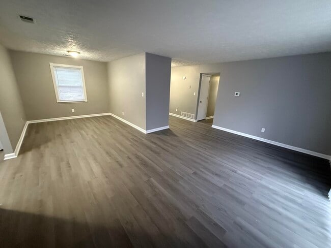 Foto del edificio - 724 Gatehouse Pl