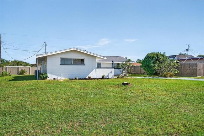 Building Photo - 420 Palm Creek Dr