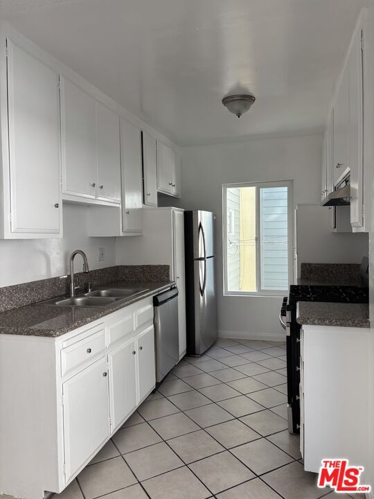 Foto del edificio - 1226 Armacost Ave