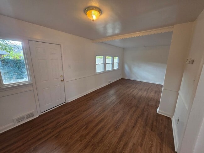 Building Photo - 4 S Cannon Dr