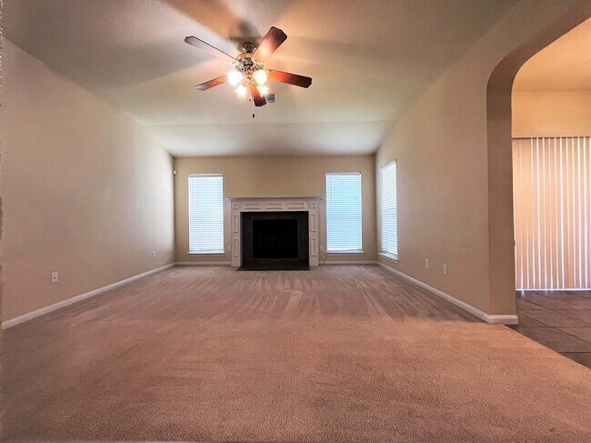 Foto del edificio - Available NOW!!!! Beautiful 1 story, 4 bedroom, 2 bath, 2 car garage home with a privacy fenced y...