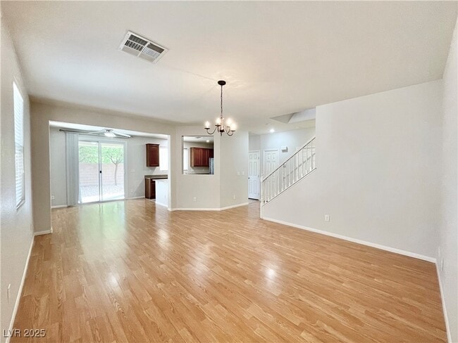 Foto del edificio - 10073 Pelham Park Ave