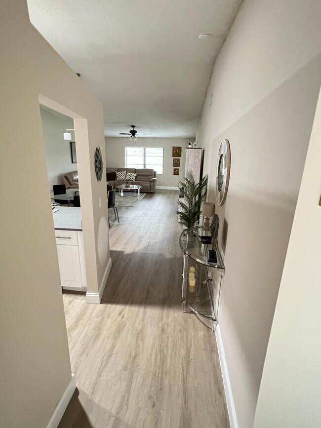 Building Photo - 18560 Sunburst Ln