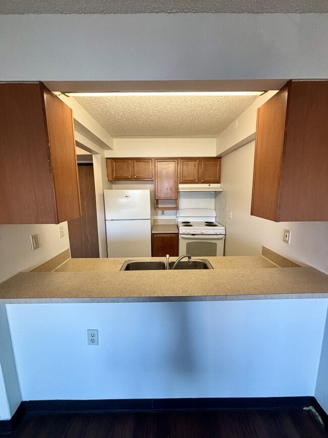 Building Photo - Phoenix Place Senior Apartments 62+