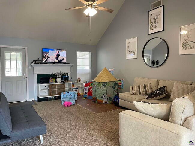 Building Photo - 103 Darin Dr