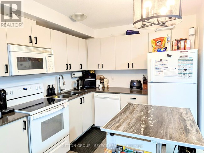 Building Photo - 1295 Michael Cir