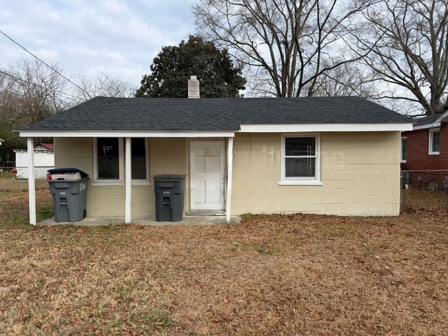 Building Photo - 604 Nelson St