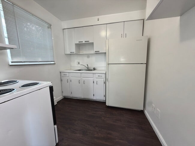 Foto del edificio - 5911 Cary Ave