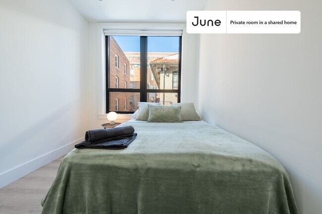 Foto del edificio - Room in Shared 4 bed/2 bath home