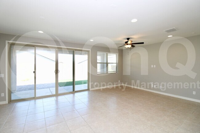 Foto del edificio - 19600 W Badgett Ln