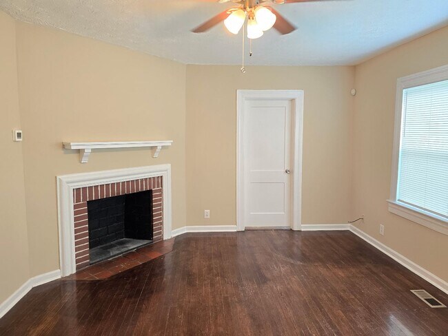 Foto del edificio - 583 Colonial Cir SE