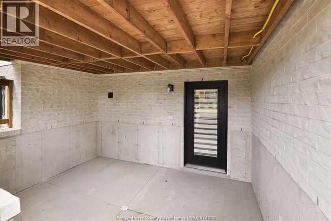 Building Photo - 354 Bouffard Rd