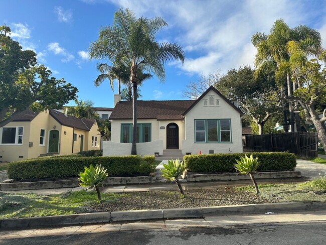 Building Photo - East Side Charming Home