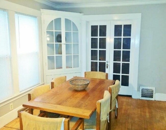 Building Photo - 951 18th Ave SE