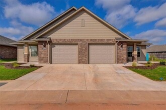 Building Photo - 13809 Sandringham Dr