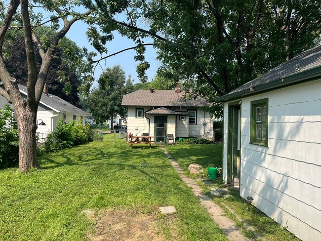 Building Photo - Southern Minneapolis Living