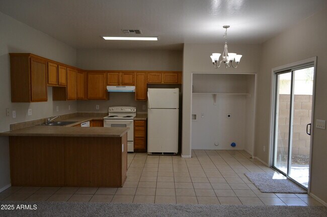 Foto del edificio - 2300 E Magma Rd