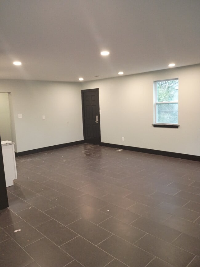 Photo - 1796 Wildrose St House