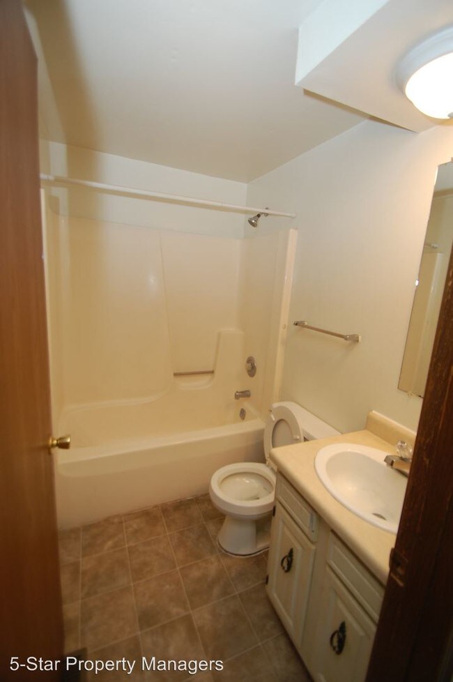 Building Photo - 412 W Crystal Valley Dr