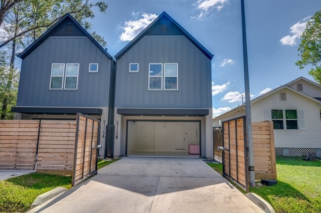 Building Photo - 3115 Armada Dr