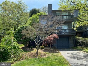 Building Photo - 42 Chicopee Dr