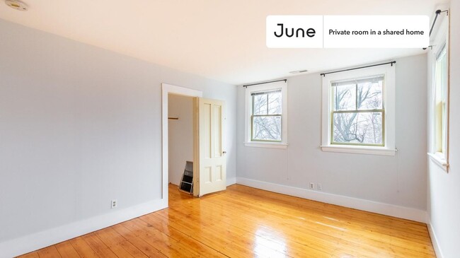 Building Photo - Private bedroom in 5 bed/2.5 bath Home