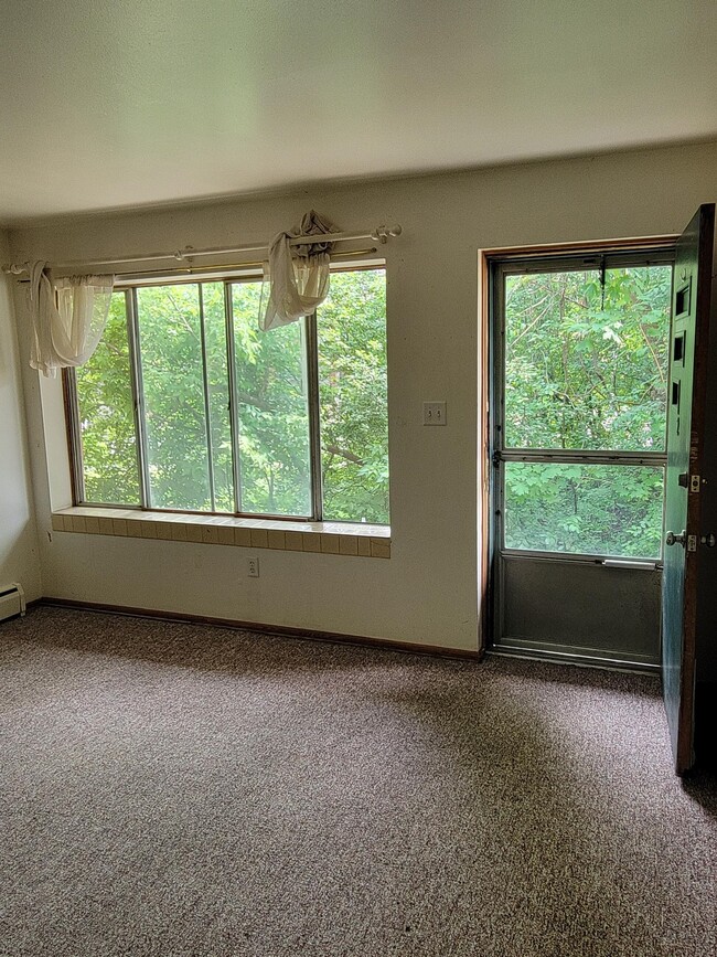Building Photo - 1484