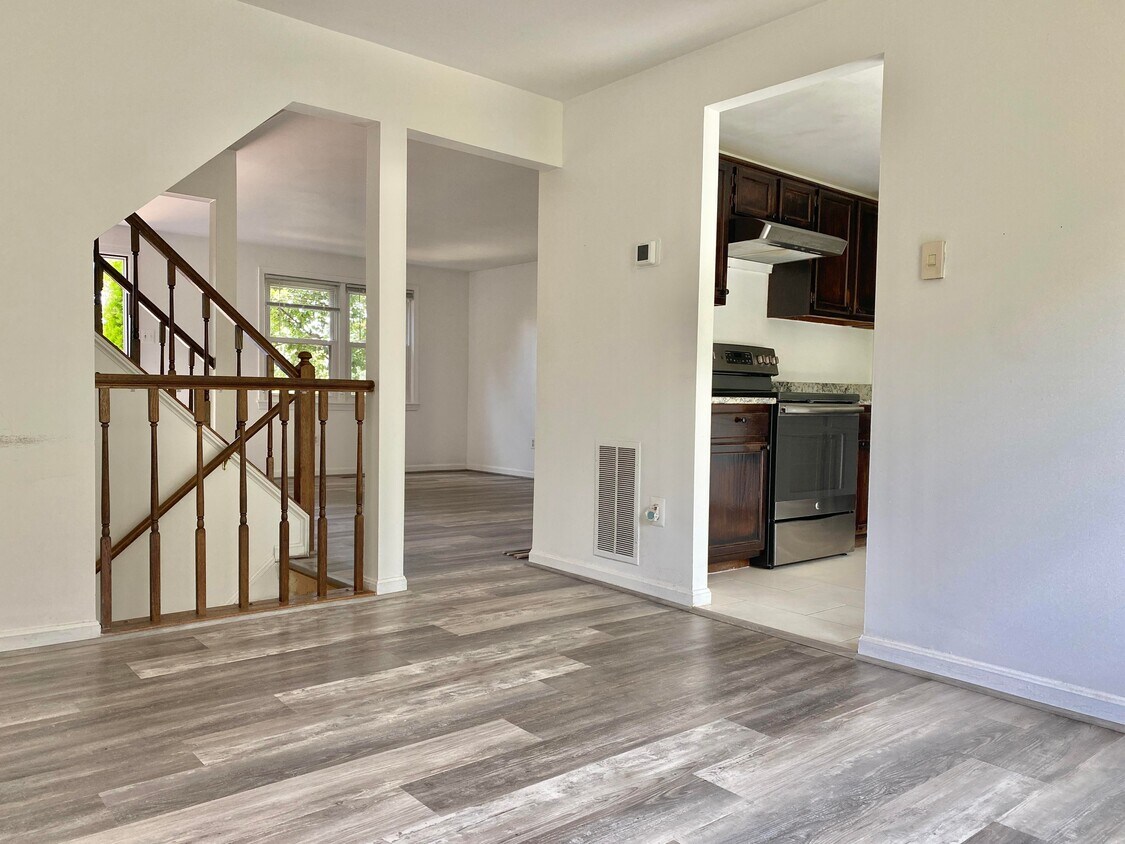 7351 Crestleigh Cir, Alexandria, VA 22315 Townhome Rentals in