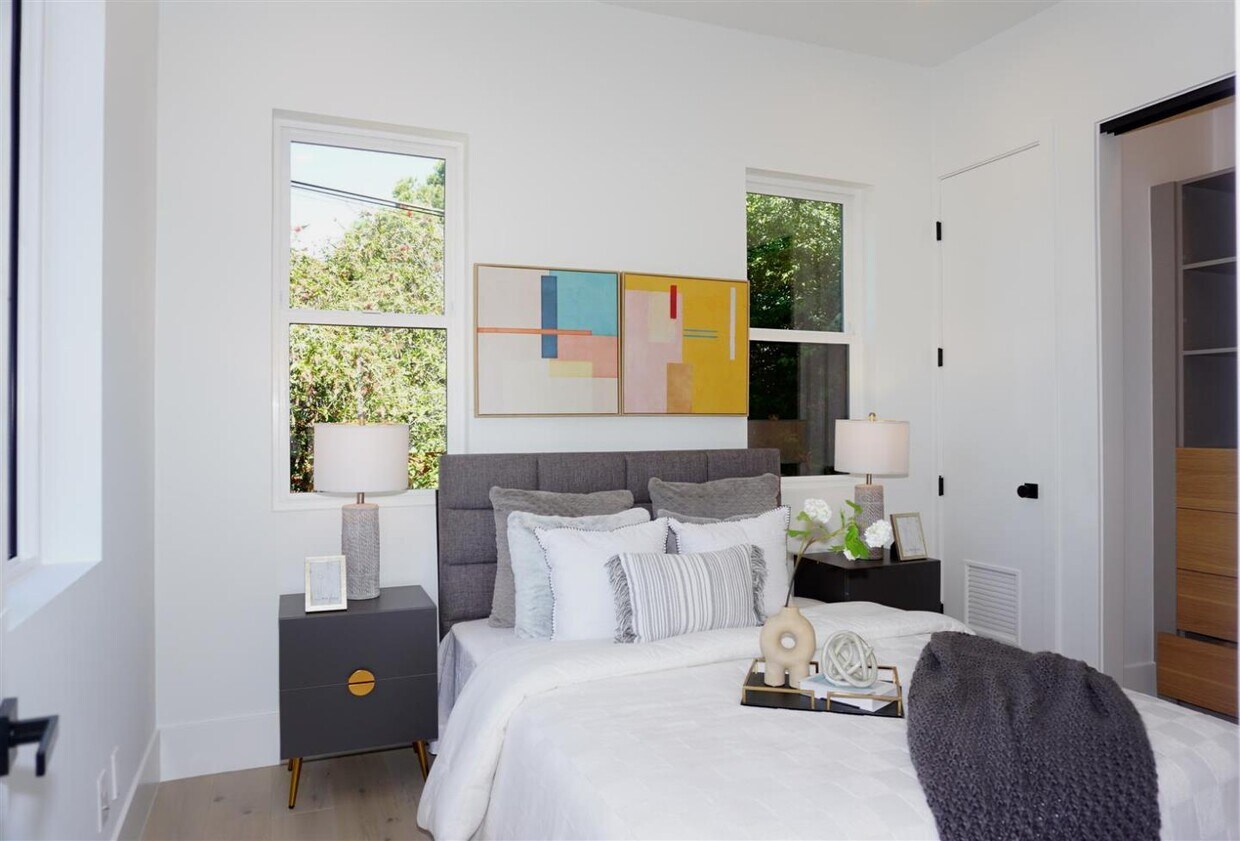 Foto principal - 10550 S Tantau Ave