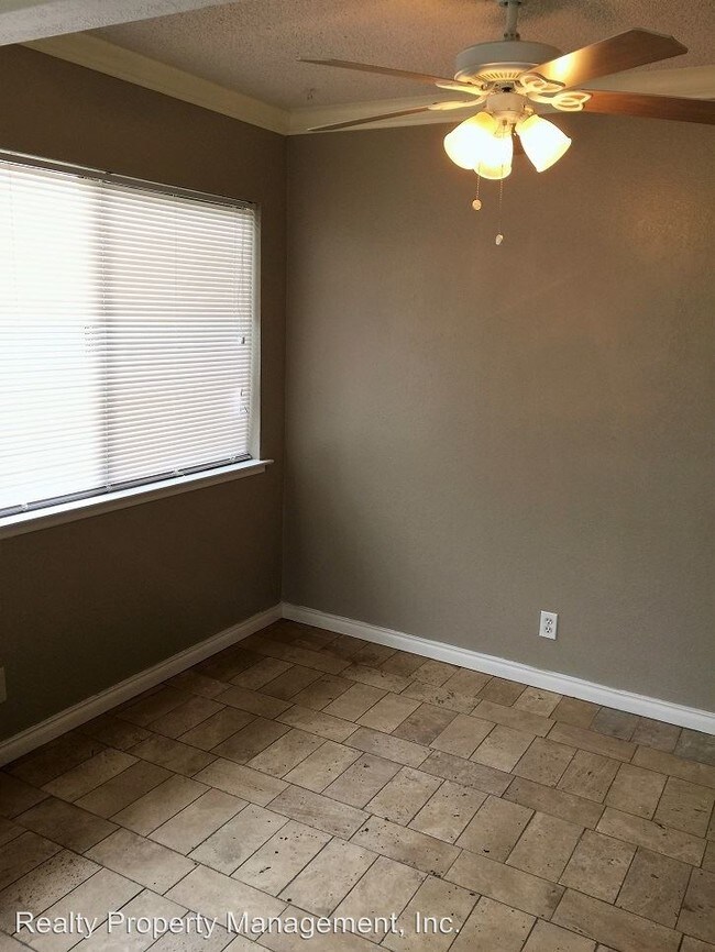 Foto del edificio - 258 W Gettysburg Ave