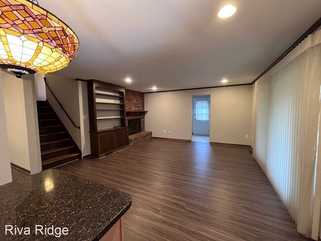Building Photo - 3 br, 2.5 bath House - 79 Moffett Street