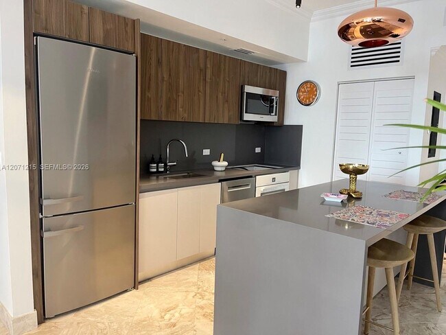 Foto del edificio - 3470 E Coast Ave