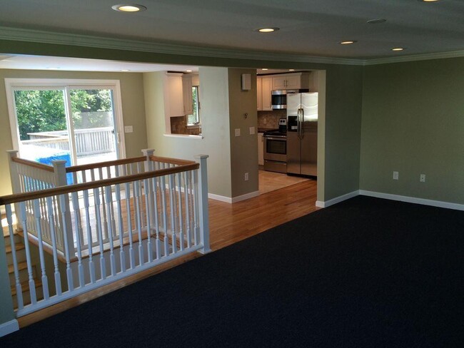 Building Photo - 72 Willow Ln