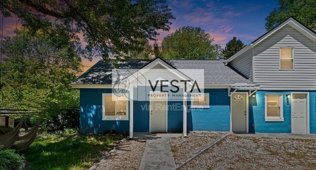 Photo - 817 Oakdale Rd Townhome