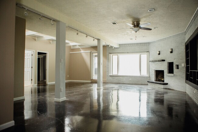 Foto del edificio - 3321 N Kinser Pike