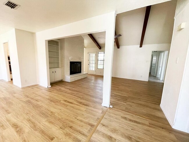 Foto del edificio - 1400 Christy Ave