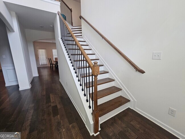 Building Photo - 16 Saint Georges Pl