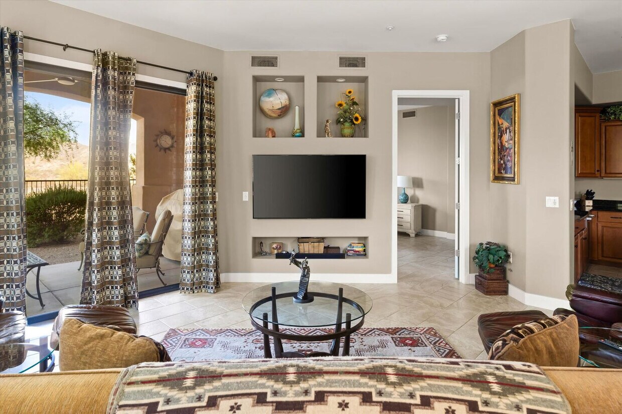 Foto principal - 15550 S 5th Ave