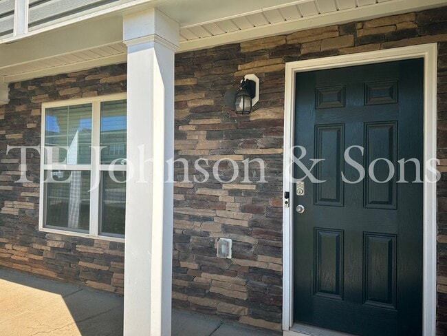 Building Photo - Spacious 4 Bedroom Home in Lexington – Modern Amenities and Comfort Await!