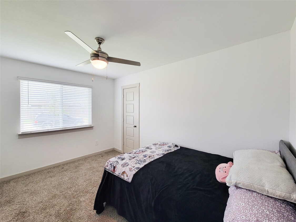 Foto del edificio - 7919 Grey Wolfe Ln