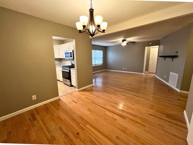 Foto del edificio - 2805 Big Bend Dr