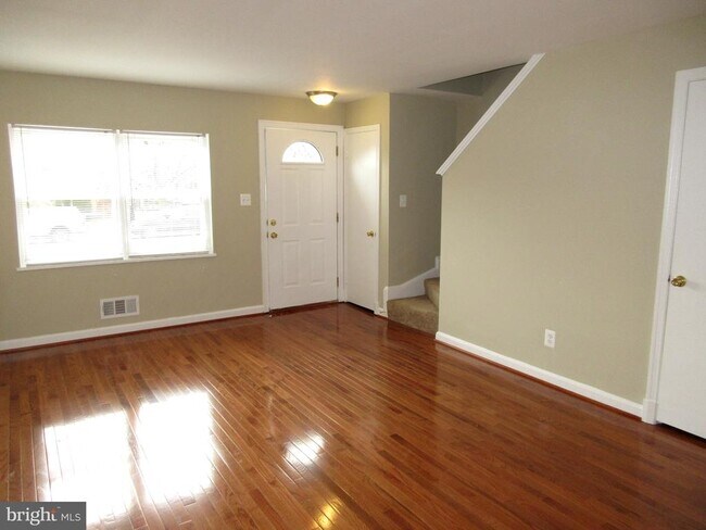 Building Photo - 1205 Gibbon St
