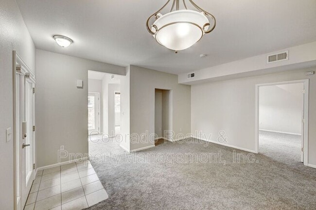 Building Photo - 18801 E Water Dr
