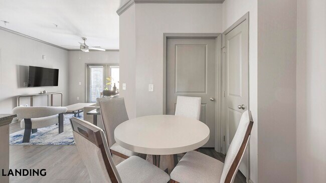 Foto del edificio - 225 Walden Village Ln