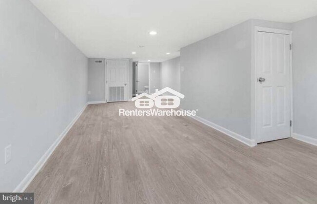 Foto del edificio - 3706 Claremont St